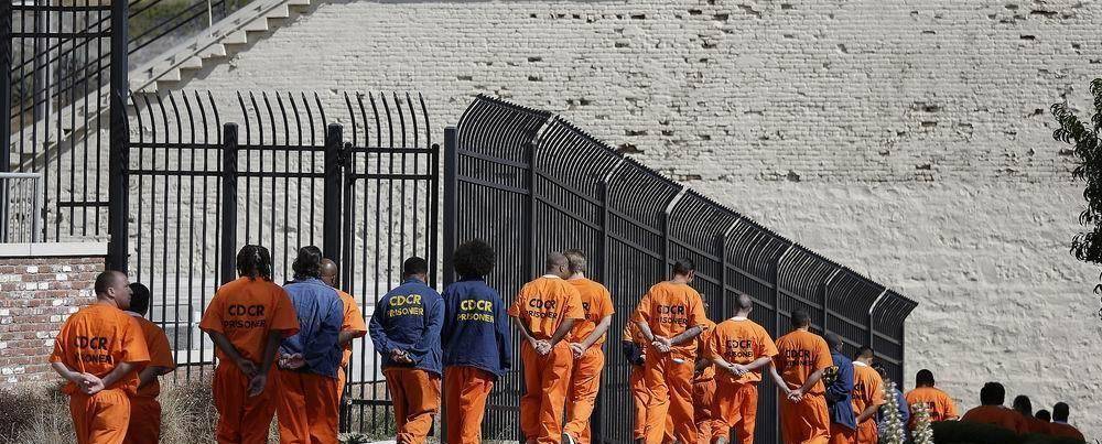 美国女子监狱比你想象得更乱_女性_联邦_囚犯