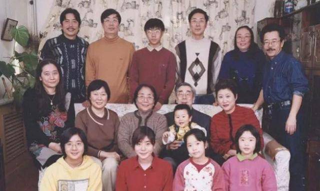 鲁迅的"明星侄孙"更为耀眼大家无论如何也想不到,一代大文豪鲁迅还会