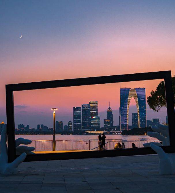 站在东方之门,俯瞰姑苏繁华