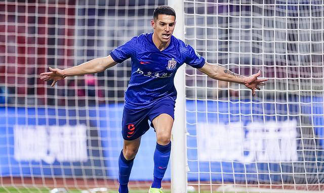 申花路易斯与上港武磊:金刚身护体同心保梨之道_比赛_马莱莱_特谢拉