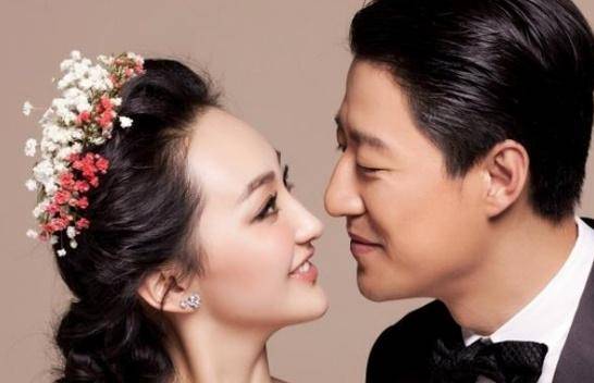 两人因戏生情,婚后6年生3胎,丈夫片约不断,被称"屏幕硬汉"_于震_辛月