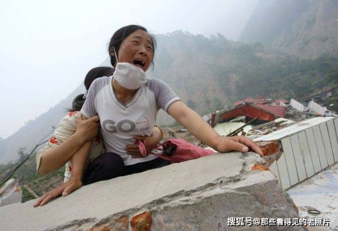 英国路透社记者拍摄的2008年四川汶川大地震 不能忘记