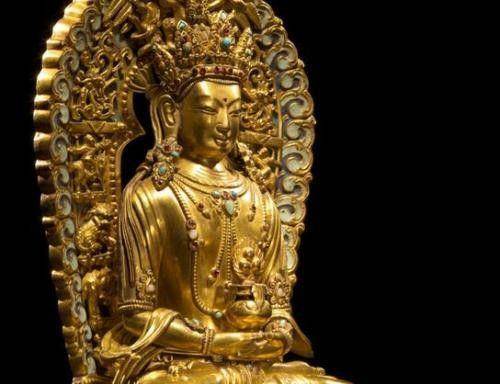 2002年,香港拍卖会上出现带编号的故宫国宝,原来竟是监守自盗