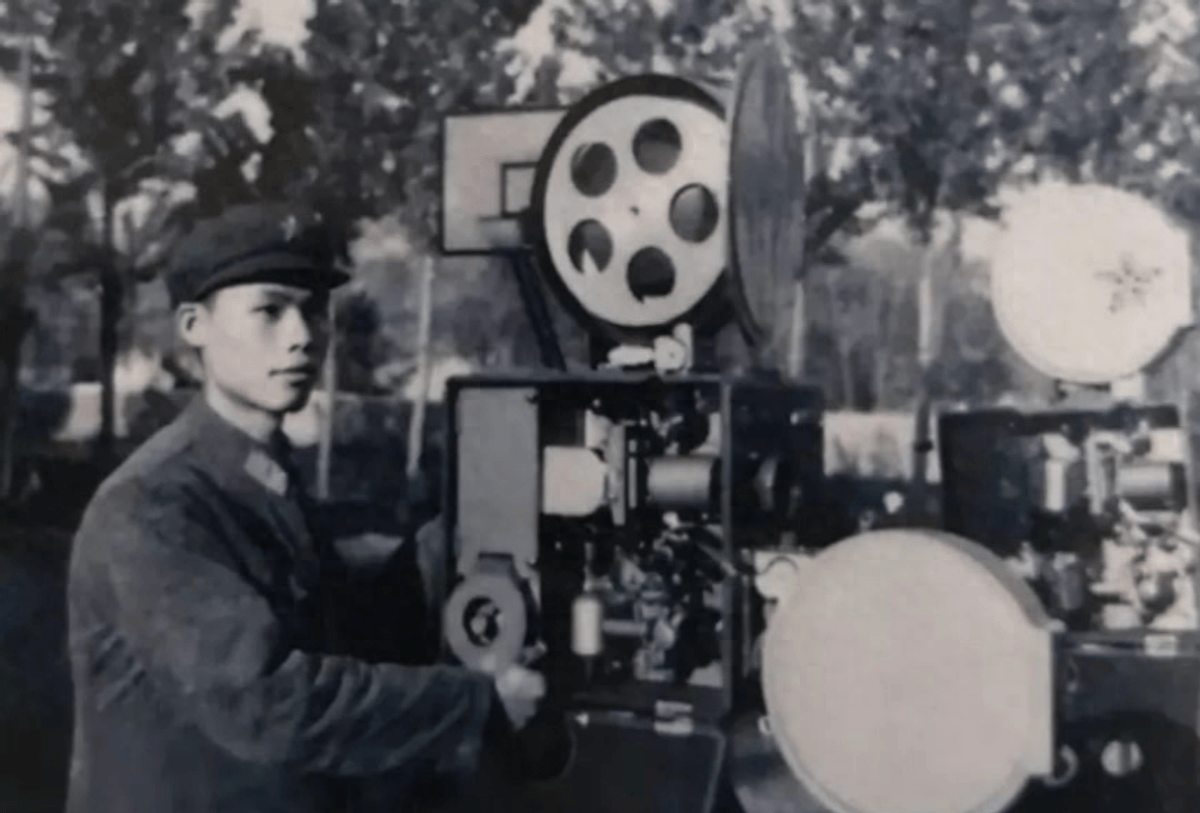 十分风光的8种"铁饭碗",今多数消失不见,干过的都老了_年代_邮差_都会