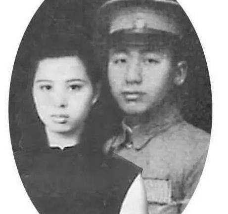 抗战老兵钟崇鑫:新婚上前线,妻苦等77年,93岁赴台湾祭奠
