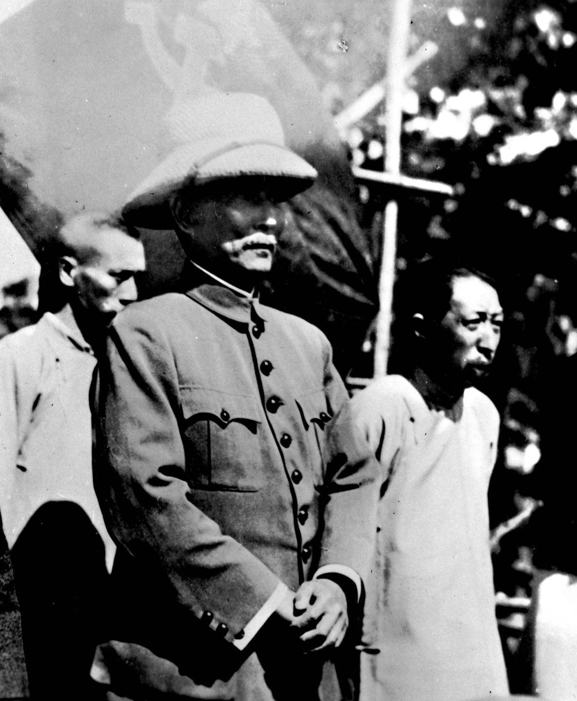 蒋介石背后的贵人,仅用三年将其推上高位,随后被蒋介石扫地出门