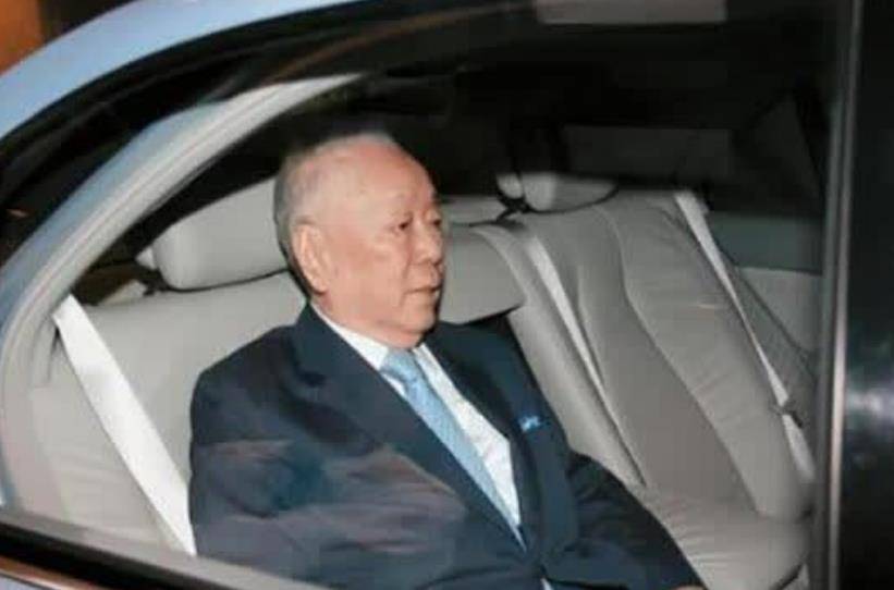 香港富豪许世勋:病逝后留下420亿遗产,15位受益人每月可领200万