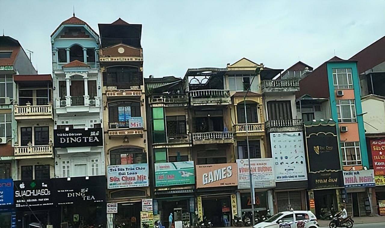 10年,27岁越南女嫁给大43岁丈夫,婚后生3娃,今生活起居靠妻子