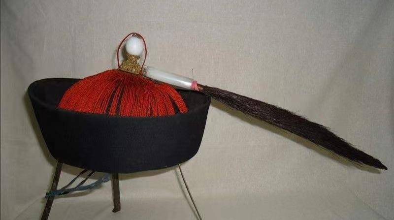 汶上城内有一地痞李某,不孝作恶,屡教不改,赵文善将其缉拿归案,说以