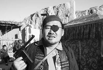 胆大心细,毫无人性,活埋父亲,也曾抗过日,土匪乔日成结局如何