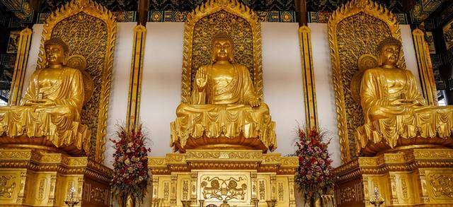 很多寺庙中供奉着的佛像,这些佛像大多都非常珍贵,是古代工匠花费大量