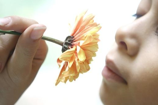 说到这,新的疑问来了,众所周知,癌症一般多发于老年颊,小孟才28岁