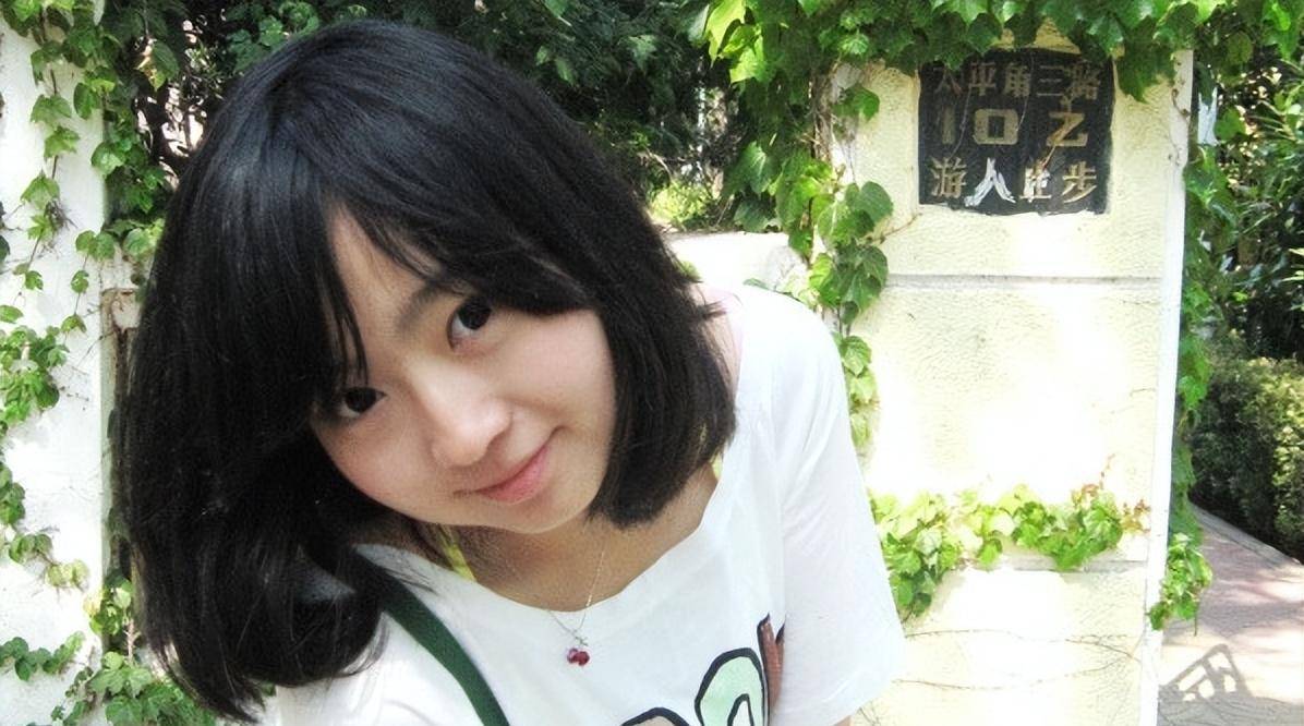 山东女孩马滢:才貌双全,一本大学毕业,不找工作反而出家当尼姑