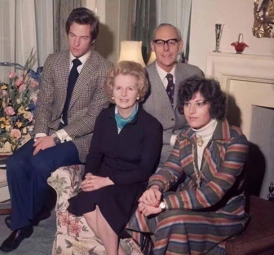 失败的母亲:撒切尔夫人与女儿长期不和,偏爱儿子却把他养废了