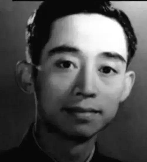 张爱玲和桑弧:地下恋爱甜蜜蜜,因检查出宫颈损伤,从此不相见