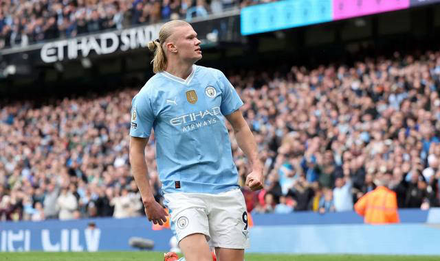 本赛季,曼城阵容有所调整,京多安,马赫雷斯和拉波尔特相继离队.