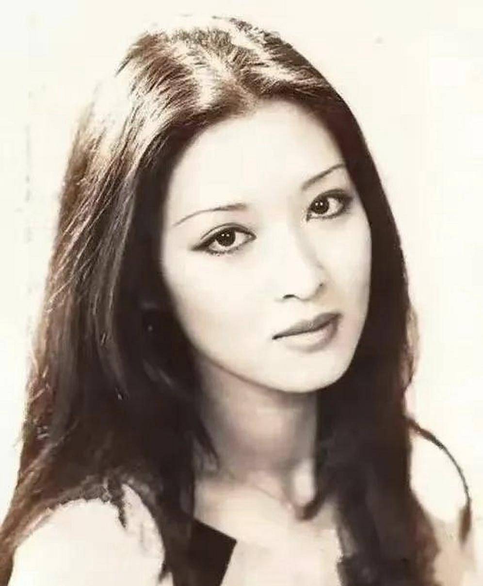 李敖死前想见胡因梦一面,闪婚闪离后纠缠30年,她终让他含恨而终