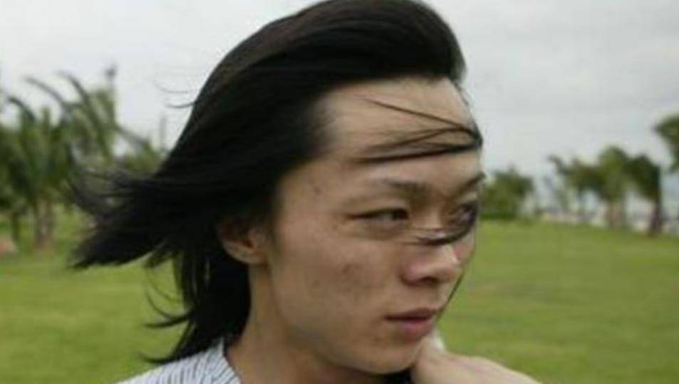 变性人李二毛:为爱变"女人"却数次惨遭抛弃,在出租屋凄惨离世