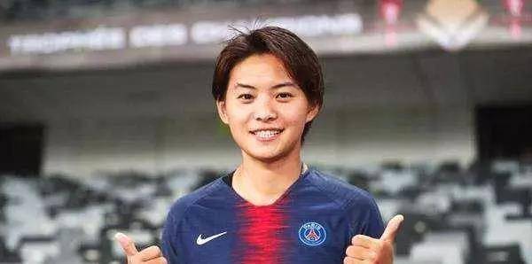 足球女将王霜:5岁时被父母抛弃,姨父母将她养大,如今事业有成