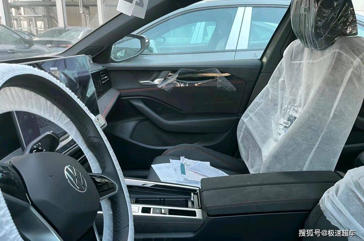 全新大众迈腾批量进店,配置信息全面曝光