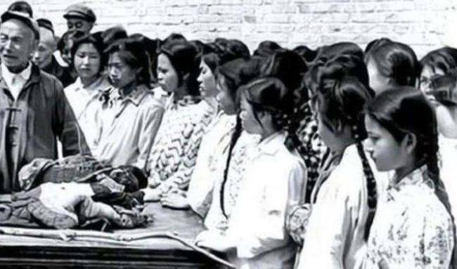 张清安_廖桂堂_登基