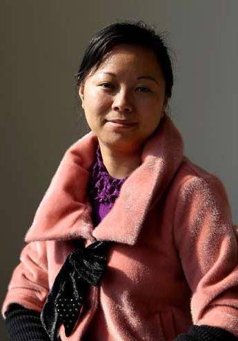 纪实:"最美妈妈"吴菊萍徒手接坠楼女孩,十年后两家亲如一家人