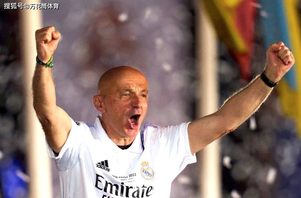 也是球队的超级秘密武器,图斯一直以来都是人狠话不多,率领球员训练