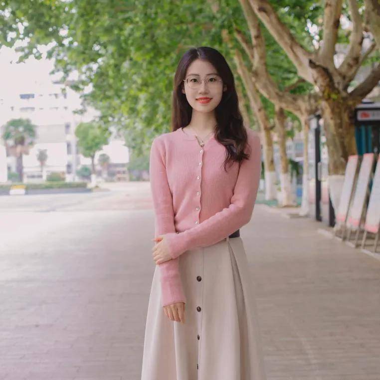 英语教师 徐媛媛南京市五一劳动奖章获得者,南京市技术能手,南京市