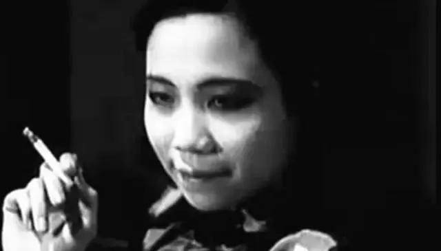 艾霞:才女影星,爱上有妇之夫,被玩弄后自尽,其故事搬上银幕