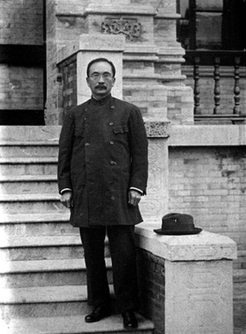 将近十年的留美计划被迫终结,容闳开创的留学教育却影响深远