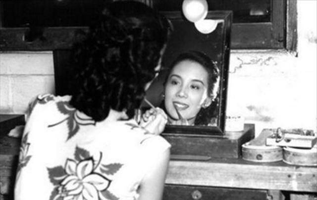 她是苗王的后代,17岁嫁人,生下3胎后净身出户,30岁纵横商界_蓝妮_李家