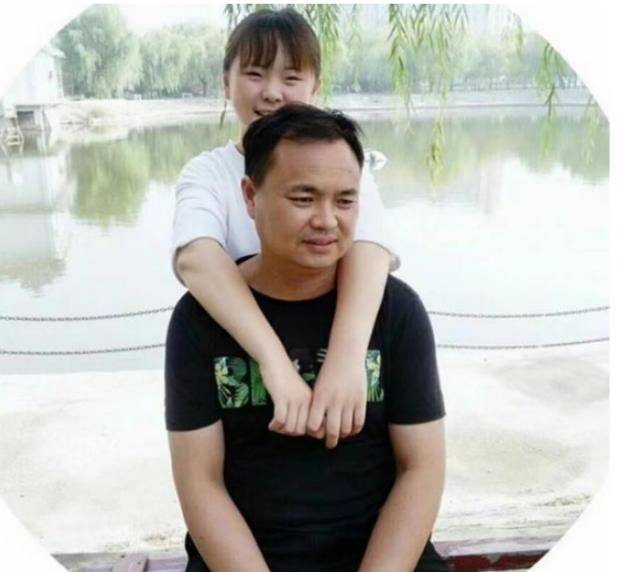 2018年国庆节放假,李志峰从武汉回到老家陪家人过节,李志锋的女儿儿子