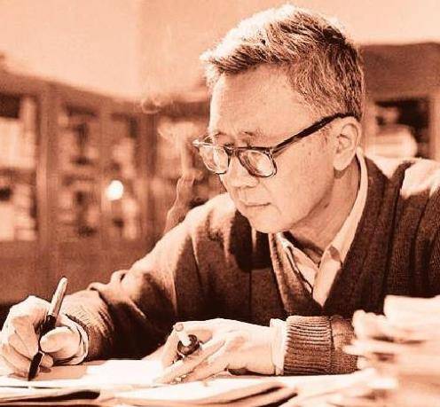 美国的数学家贝特曼曾说过这样一句话:"华罗庚是中国的爱因斯坦,足够