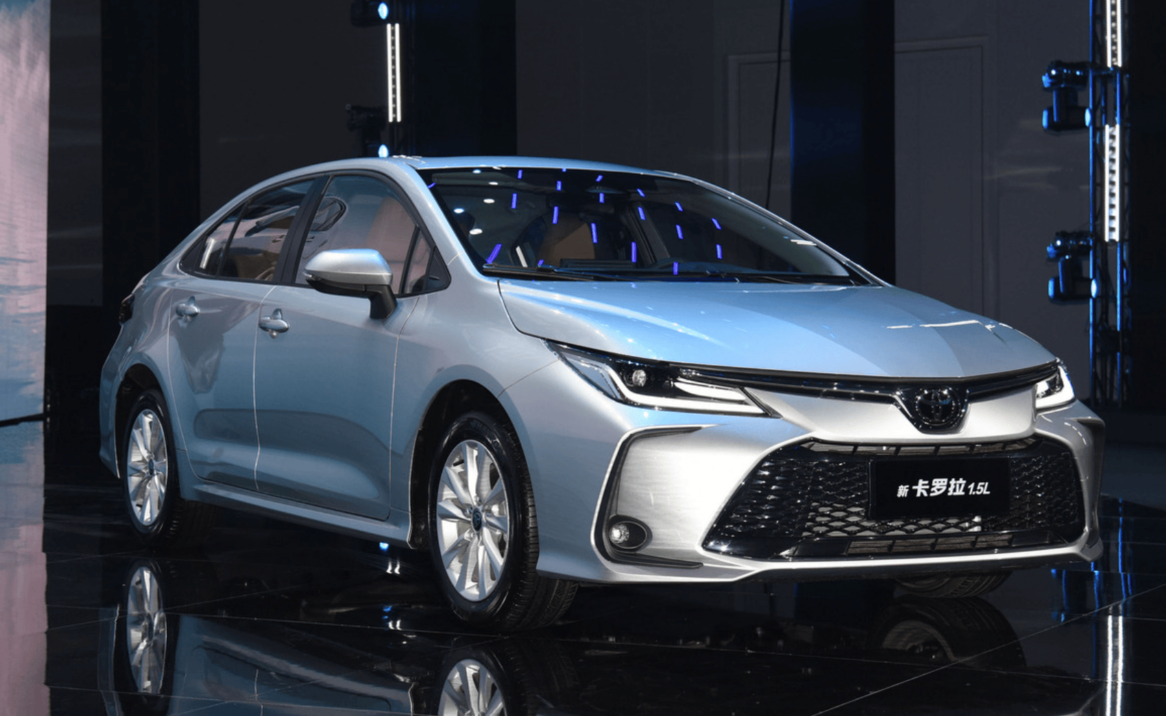 以往卡罗拉,轩逸等都是跑滴滴的主力选手,如今随着新能源电动车浪潮的