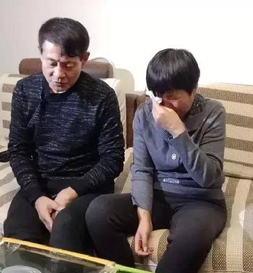 泰国杀妻骗保案,人前是恩爱夫妻,背后为3000万狠下毒手_张轶凡_张小洁