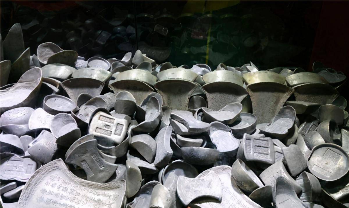 影视剧中,大侠吃完饭就丢下银子的情景,历史上真实存在吗_白银_铜钱