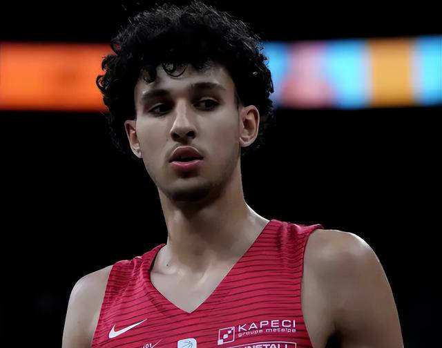 哈里森-巴恩斯目前31岁,身高2米03,臂展2米11,在2012年选秀中第7位被