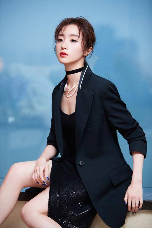 《胡冰卿:魅力无法抵挡的31岁女神》