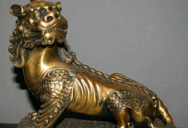 指的是家里的谁?