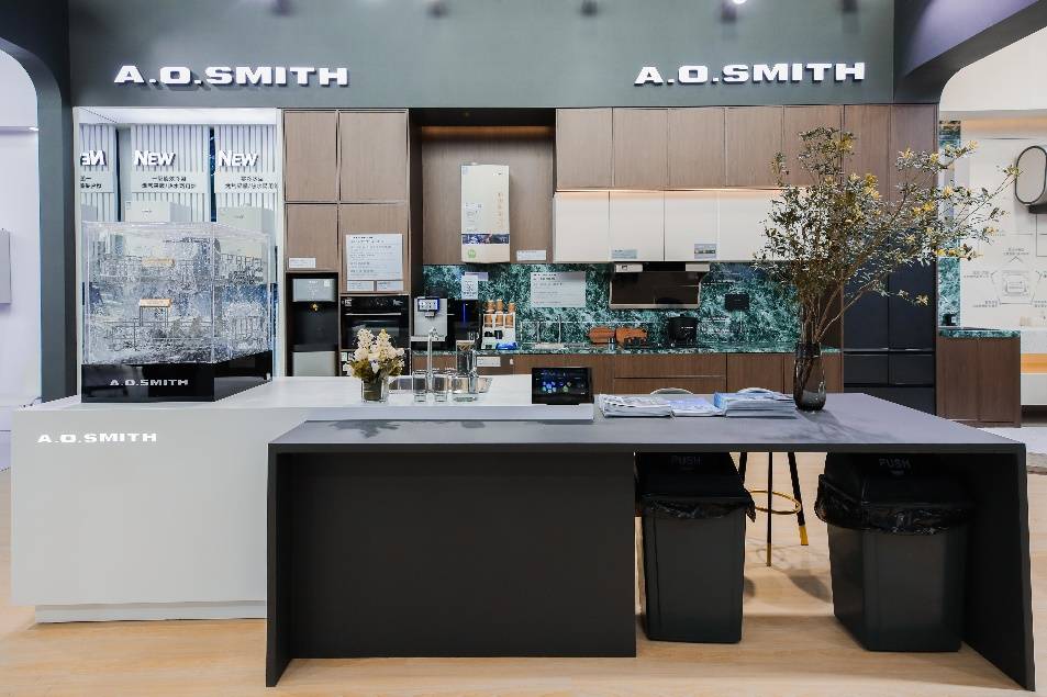 A.O.史密斯惊艳亮相2024中国供热展 创新科技成就全屋好风好水-家电圈官网
