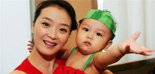 别墅建在故宫旁,娶"晴格格"为妻,却移民海外_紫禁城_王艳_商业大厦