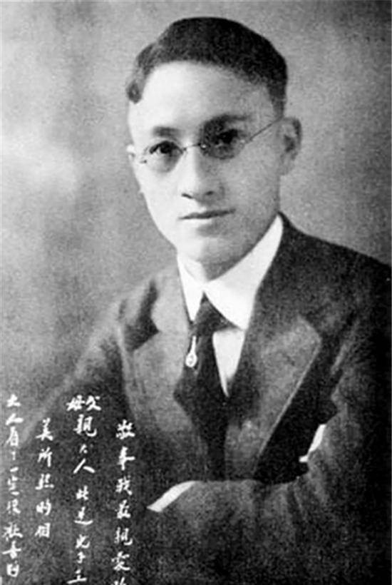 大诗人徐志摩:一表人才,逼原配打胎被骂,下场极惨手脚烧成焦炭