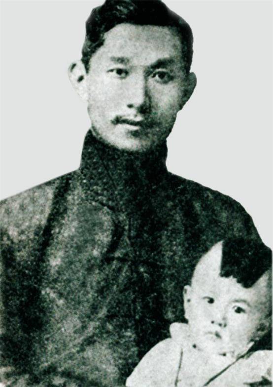 锅炉工父亲娶了个懒后妈,不做家务爱打扮,44年后才知她真实身份