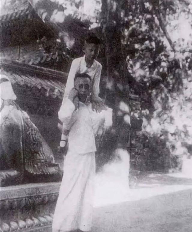 末代皇帝溥仪到底有多调皮,不让老师上厕所,读书都能闹出人命