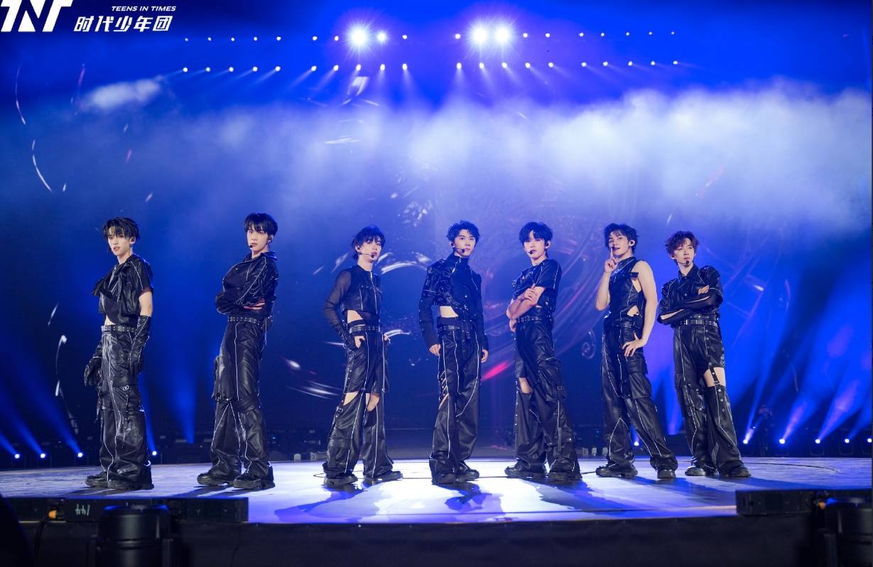 女方27岁曾出演《第二十条》,公司紧急回应_时代_飞凡_少年团