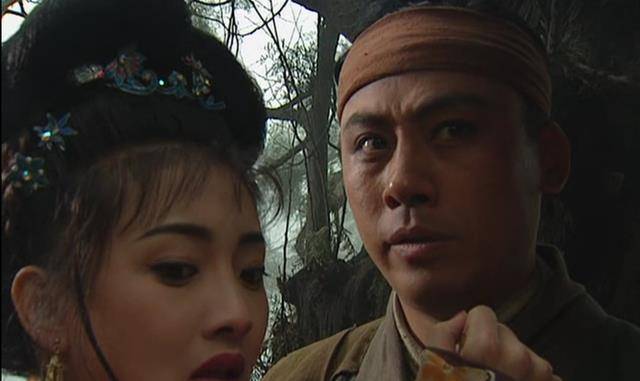 石秀盯着潘巧云不放的背后,藏着大秘密,难怪人们都说少不看水浒