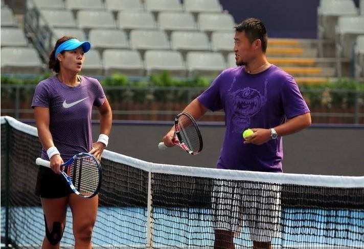 李娜倒追姜山,相伴24年今儿女双全,可以互骂,但绝不背叛