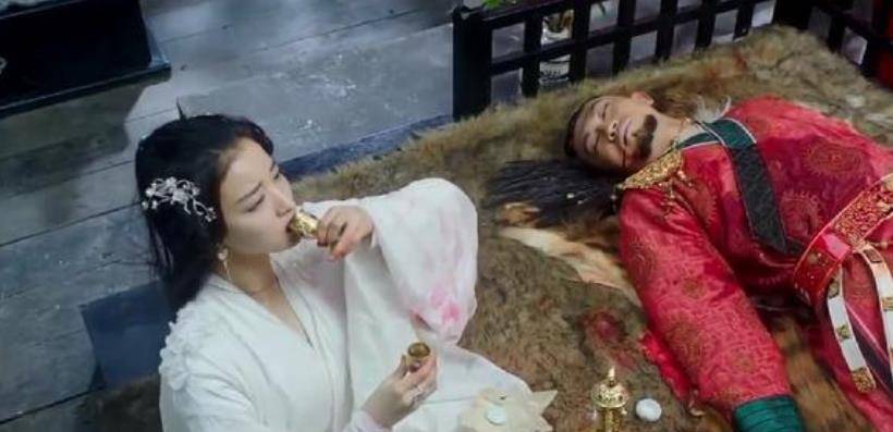 白绫vs毒酒,古代嫔妃被赐死,她们为何大多选白绫而非毒酒?