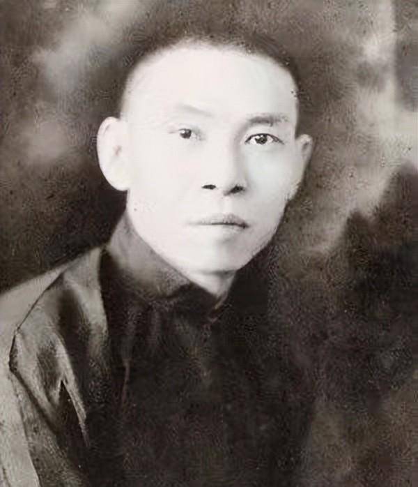 青帮的烟土被劫,杜月笙机智擒贼,得到了林桂生的重用