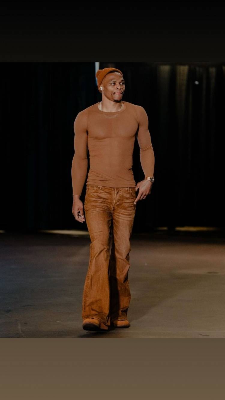 快船消息:2换4方案出炉,威少展潮男风采,队记大放厥词